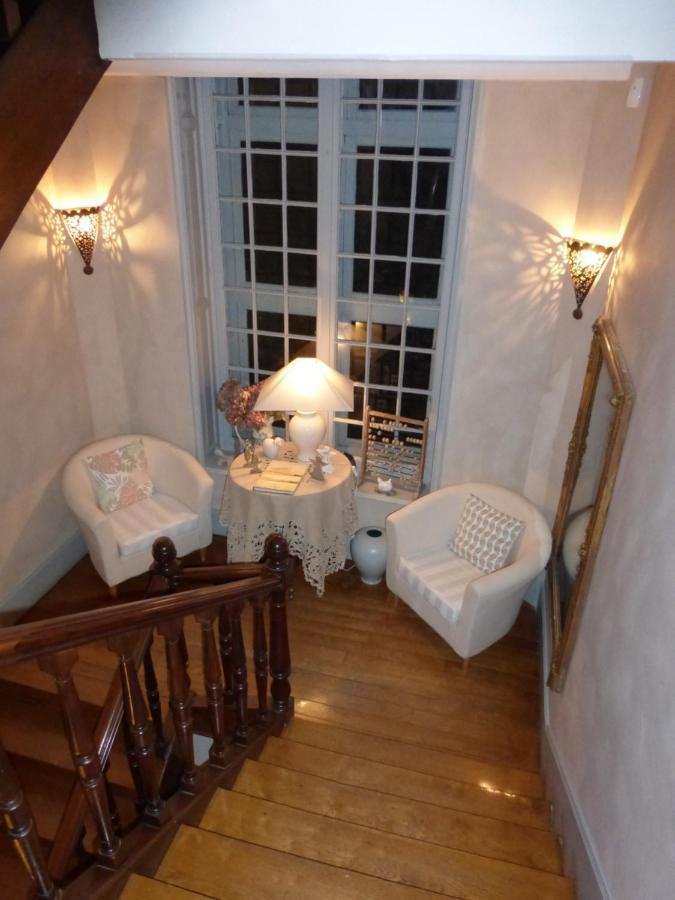 לינה וארוחת בוקר Clermain Le Manoir Sur La Roche, 74, Impasse Du Manoir, 71520 Navour Sur Grosne D121 מראה חיצוני תמונה